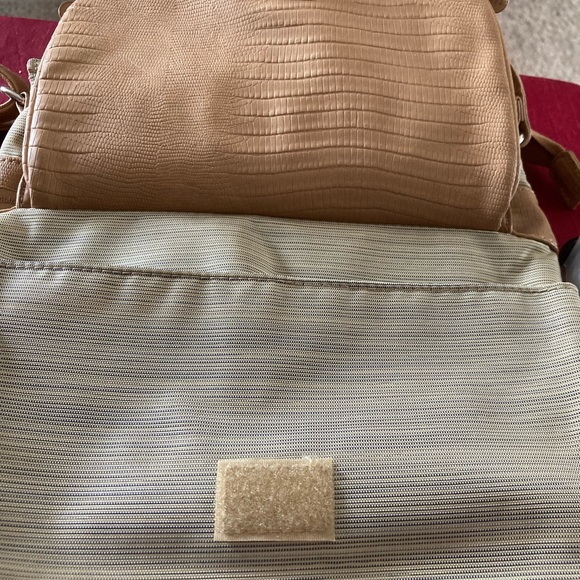 CLEARANCE: MultiSac Crossbody Purse - Picture 3 of 12
